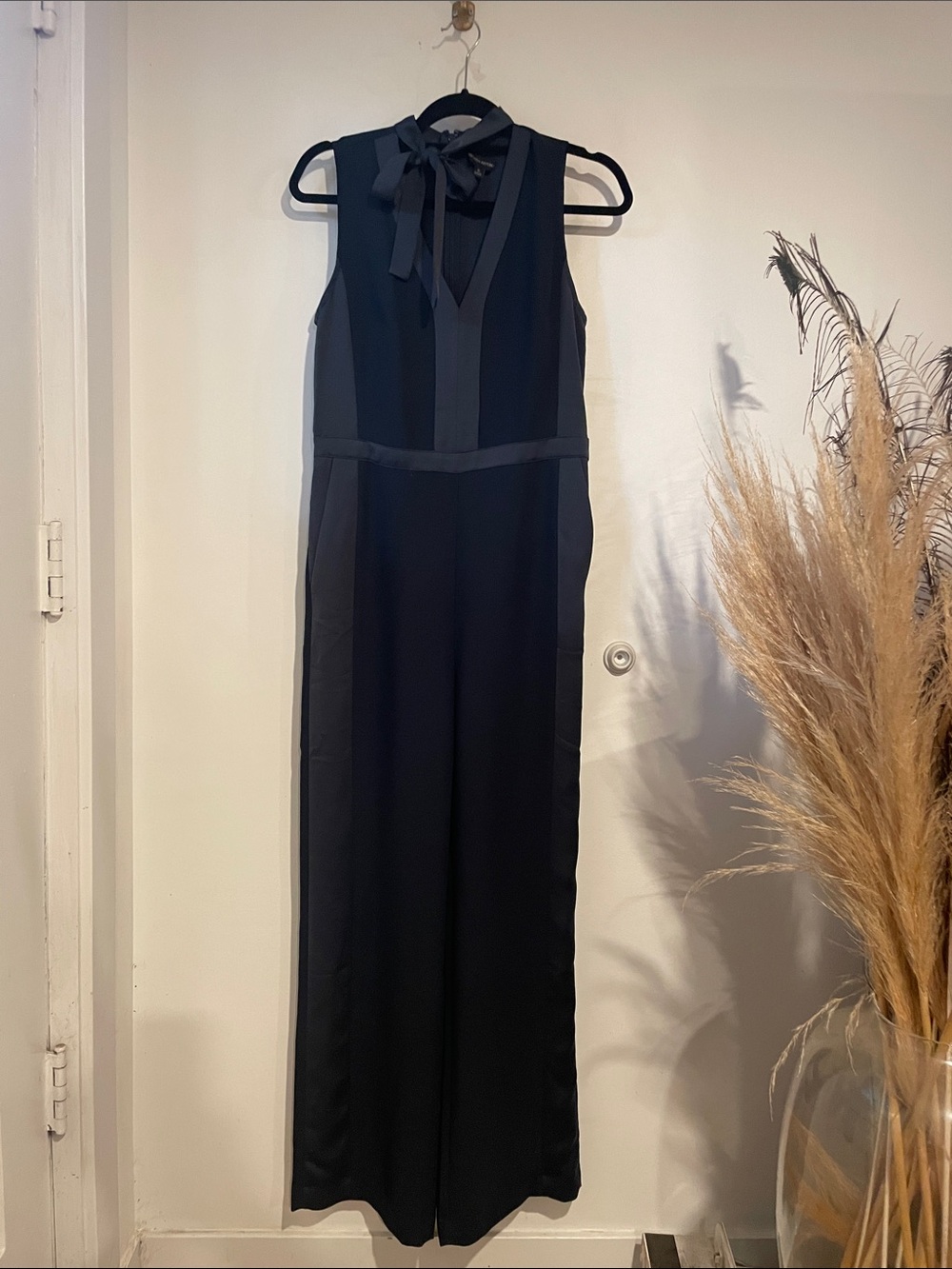 Banana Republic Sleeveless Navy Tie-Neck Jumpsuit Sz 6 B132